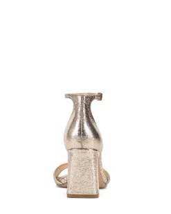 Annay Sandal