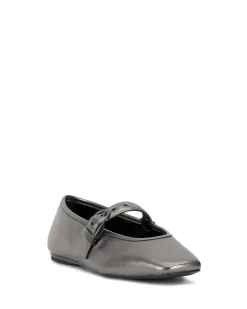 Vinica Mary Jane Flat