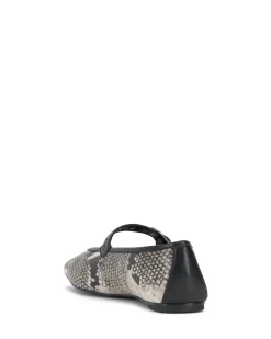 Vinica Mary Jane Flat