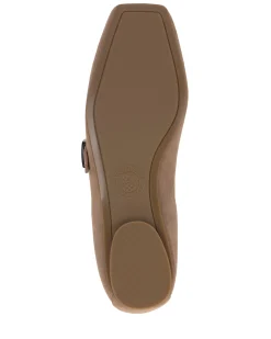 Vinica Mary Jane Flat